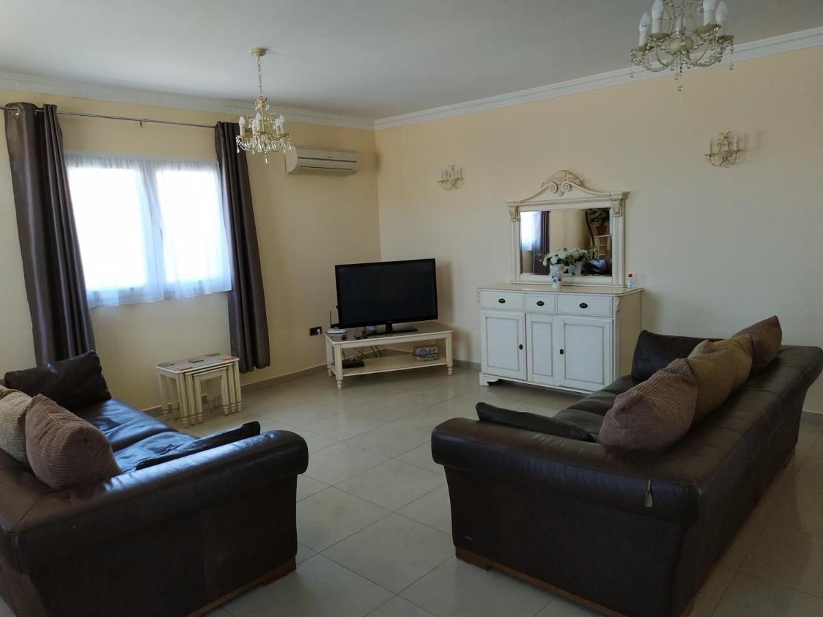 Villa Casa Del Sol 3 Bedroom Villa With Private Solar Covered 12M X 6M Pool Minimum Stay 7 Nights Chromecast And Wifi Throughout The Property Triquivijate Екстер'єр фото