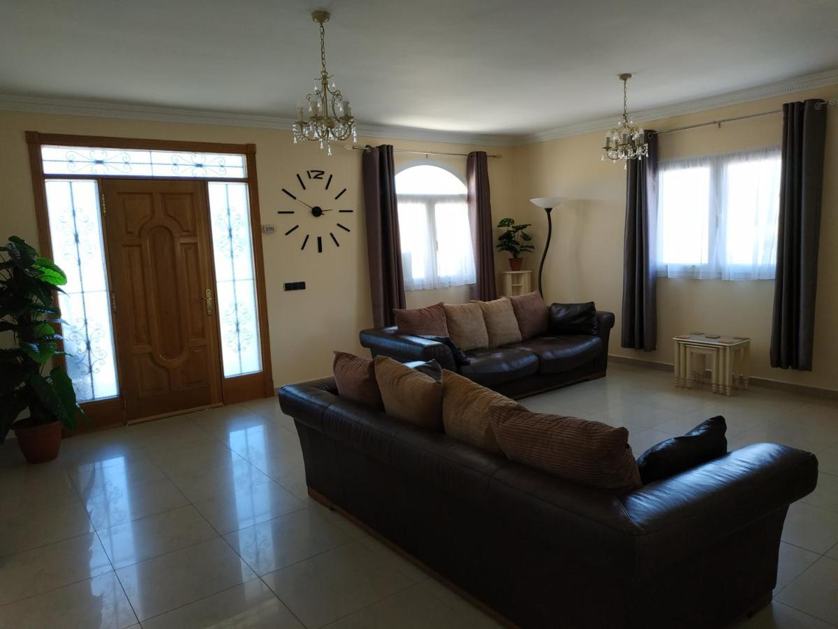 Villa Casa Del Sol 3 Bedroom Villa With Private Solar Covered 12M X 6M Pool Minimum Stay 7 Nights Chromecast And Wifi Throughout The Property Triquivijate Екстер'єр фото