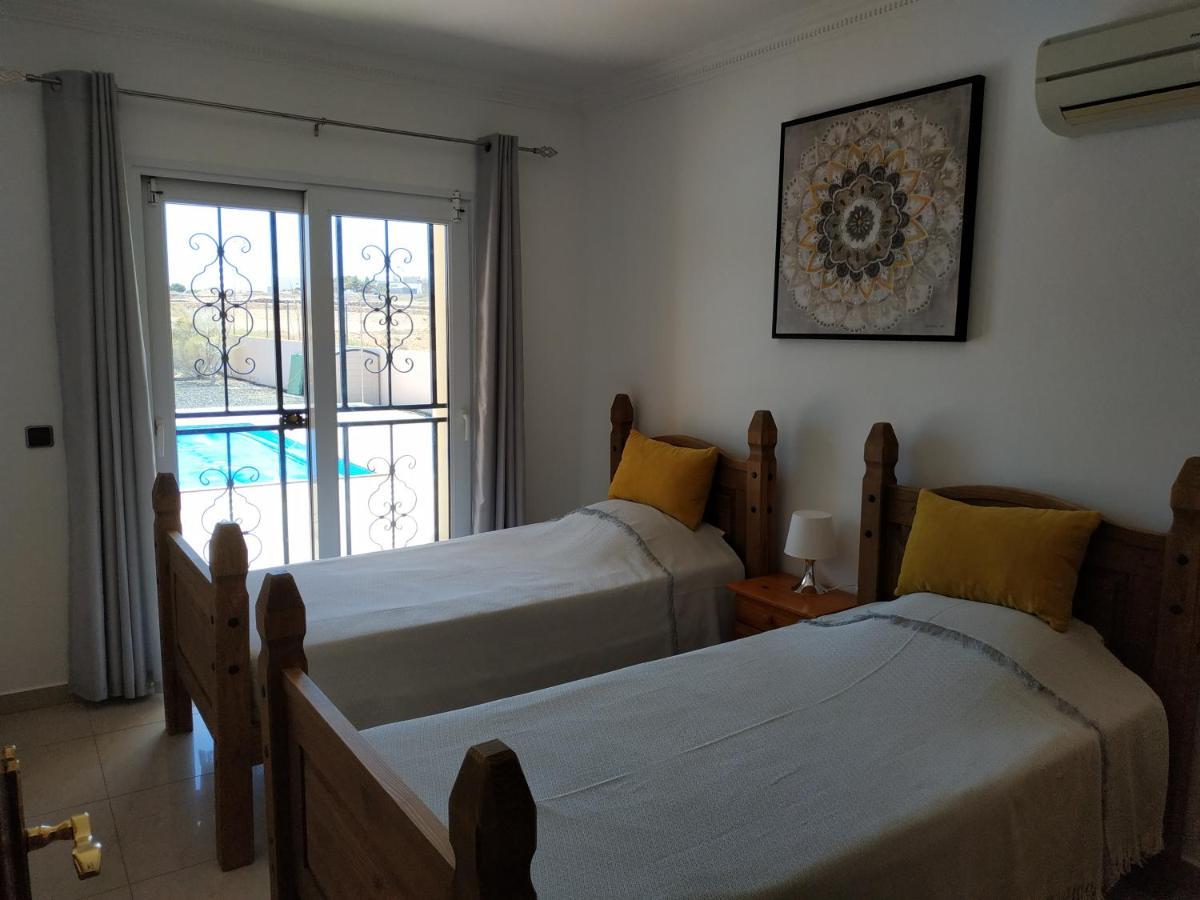 Villa Casa Del Sol 3 Bedroom Villa With Private Solar Covered 12M X 6M Pool Minimum Stay 7 Nights Chromecast And Wifi Throughout The Property Triquivijate Екстер'єр фото
