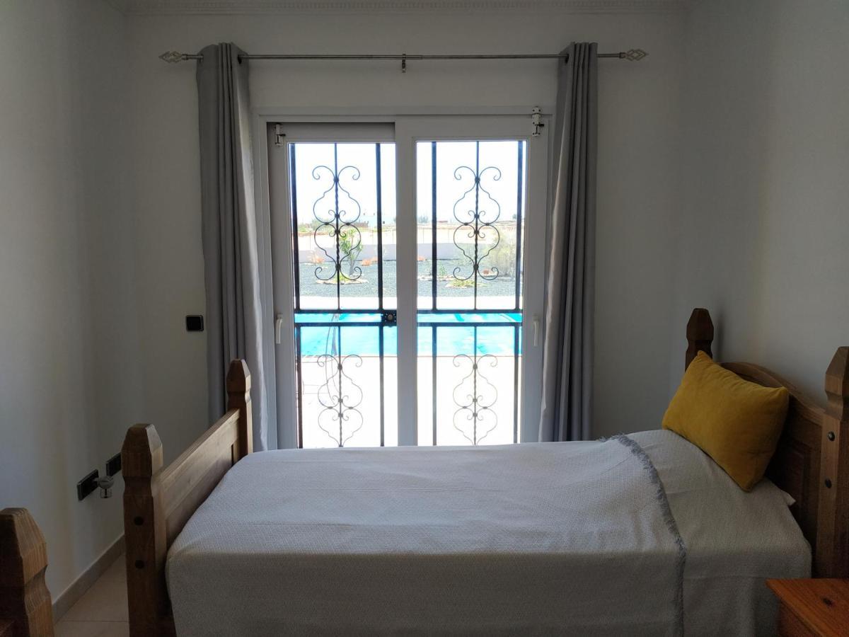 Villa Casa Del Sol 3 Bedroom Villa With Private Solar Covered 12M X 6M Pool Minimum Stay 7 Nights Chromecast And Wifi Throughout The Property Triquivijate Екстер'єр фото