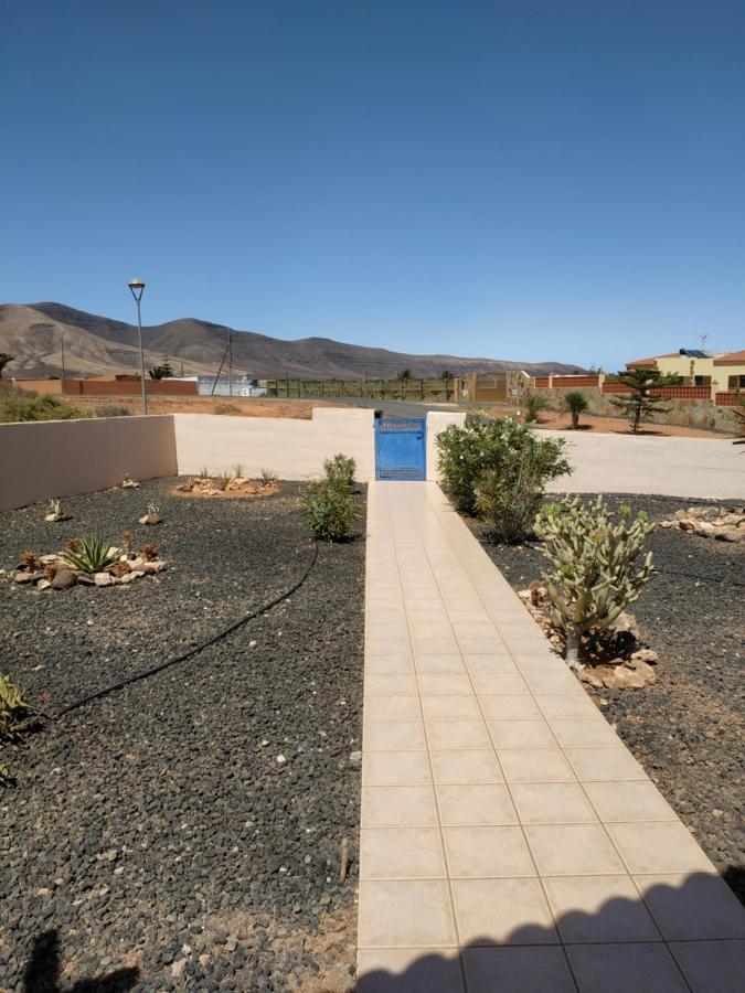 Villa Casa Del Sol 3 Bedroom Villa With Private Solar Covered 12M X 6M Pool Minimum Stay 7 Nights Chromecast And Wifi Throughout The Property Triquivijate Екстер'єр фото
