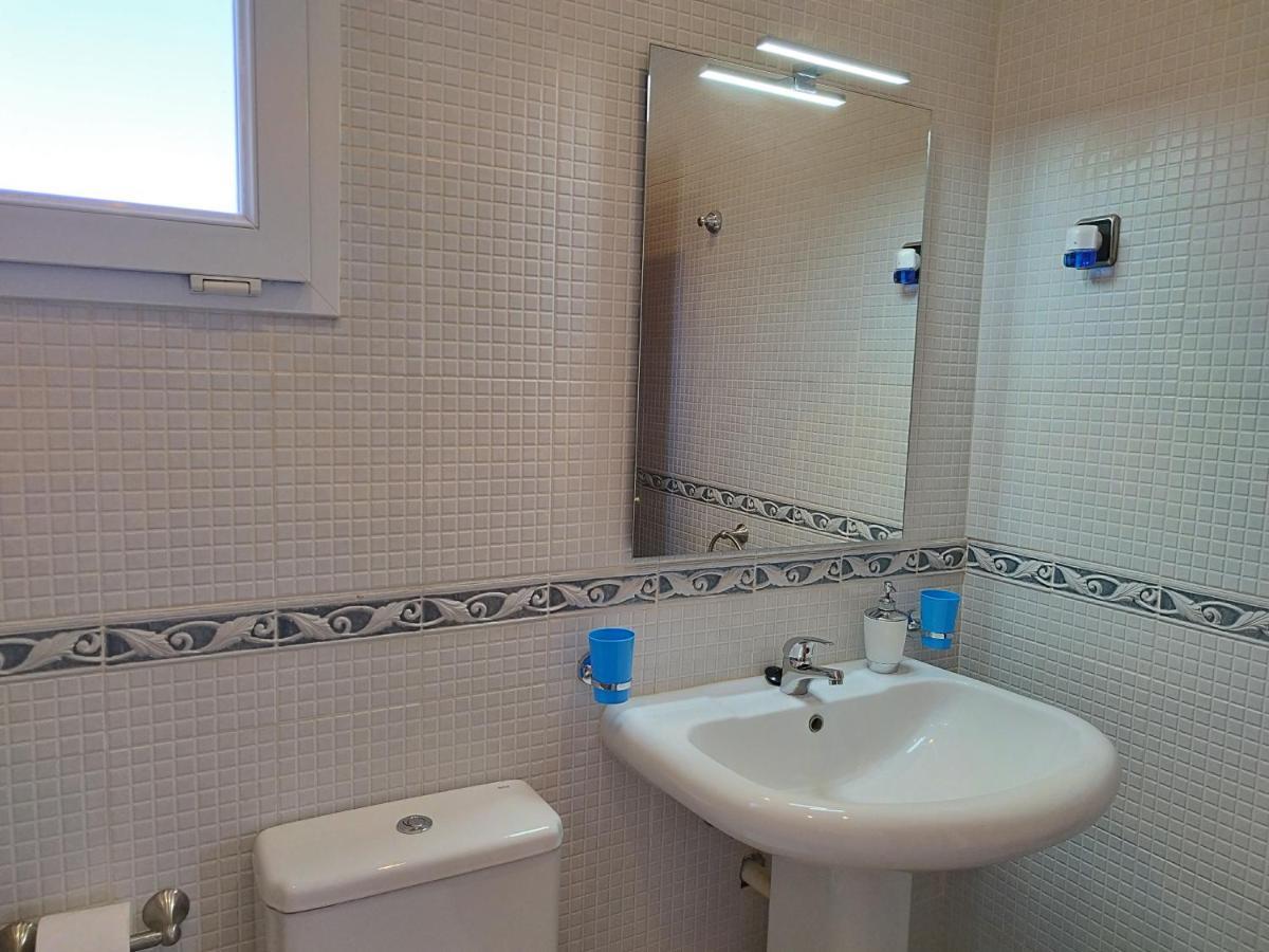 Villa Casa Del Sol 3 Bedroom Villa With Private Solar Covered 12M X 6M Pool Minimum Stay 7 Nights Chromecast And Wifi Throughout The Property Triquivijate Екстер'єр фото