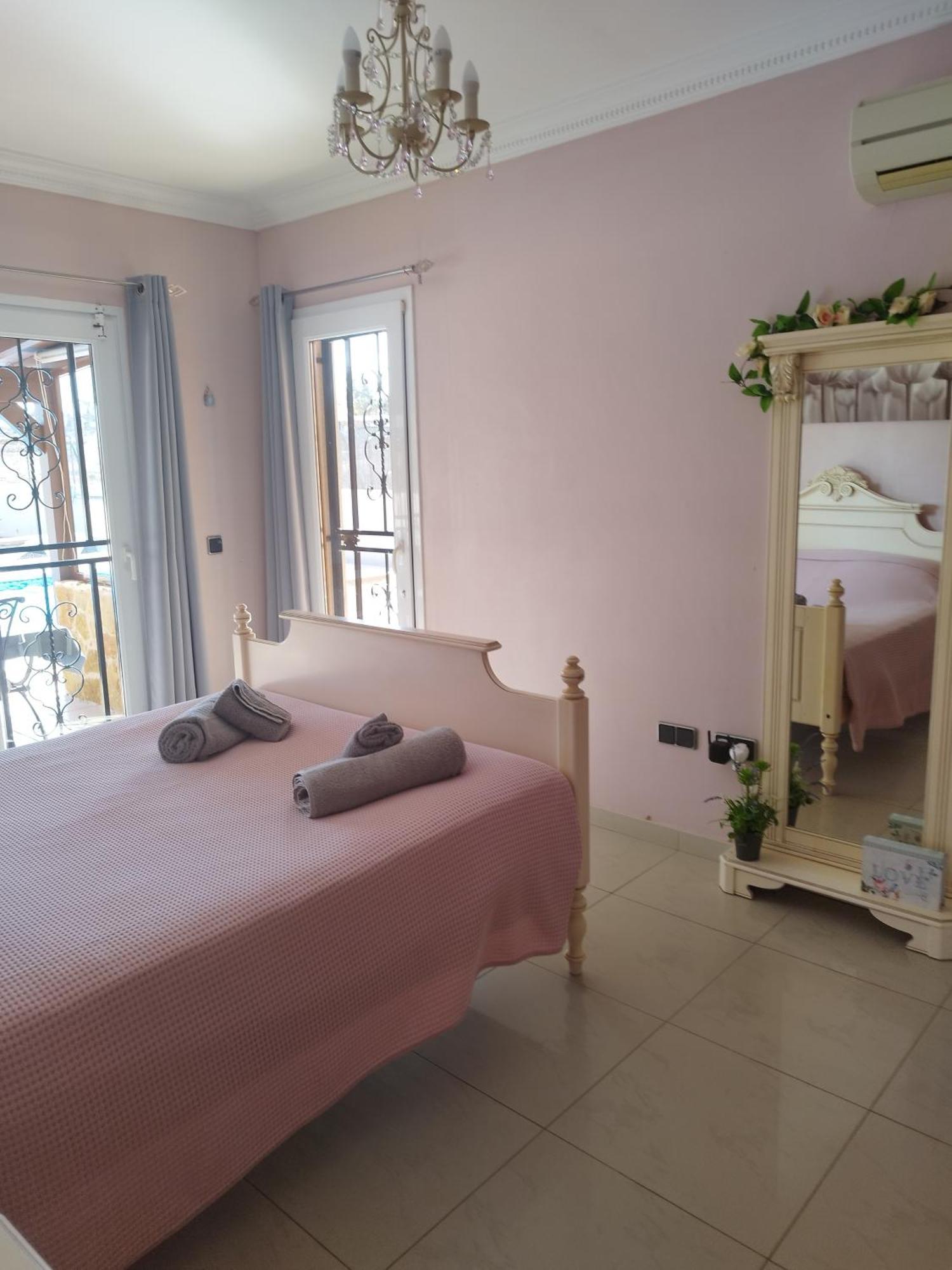 Villa Casa Del Sol 3 Bedroom Villa With Private Solar Covered 12M X 6M Pool Minimum Stay 7 Nights Chromecast And Wifi Throughout The Property Triquivijate Екстер'єр фото