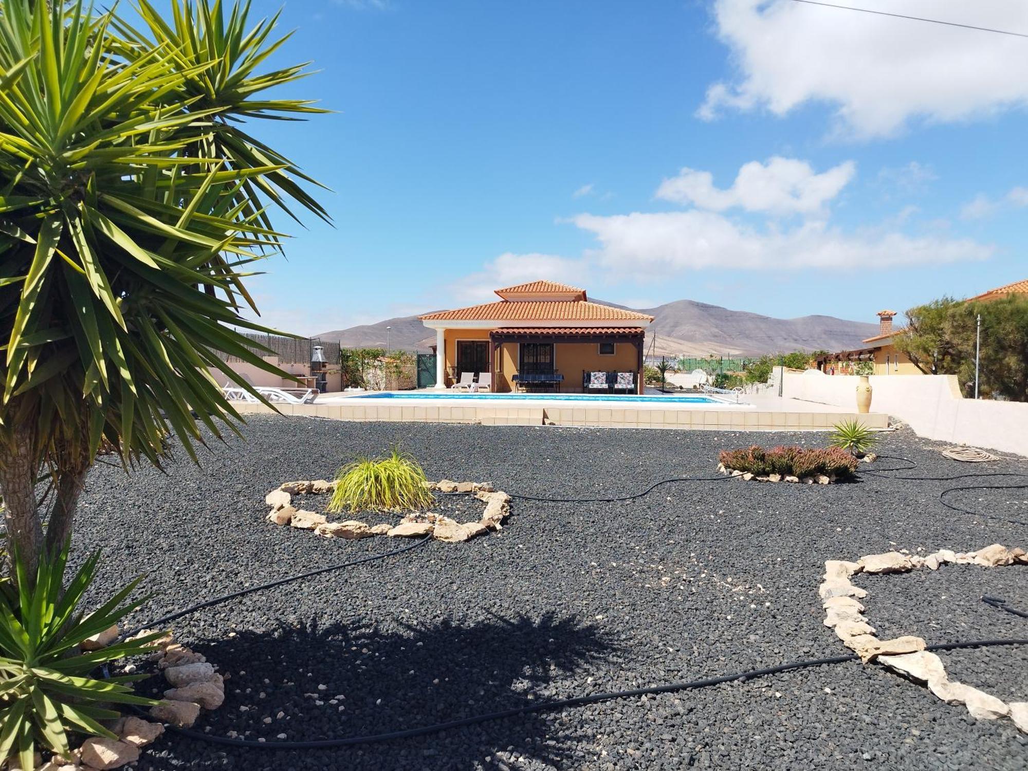 Villa Casa Del Sol 3 Bedroom Villa With Private Solar Covered 12M X 6M Pool Minimum Stay 7 Nights Chromecast And Wifi Throughout The Property Triquivijate Екстер'єр фото